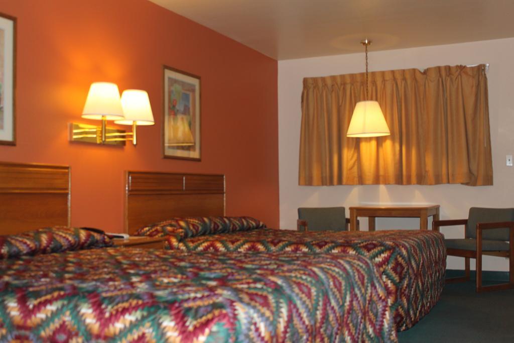 Americas Best Value Inn Нидлс Экстерьер фото