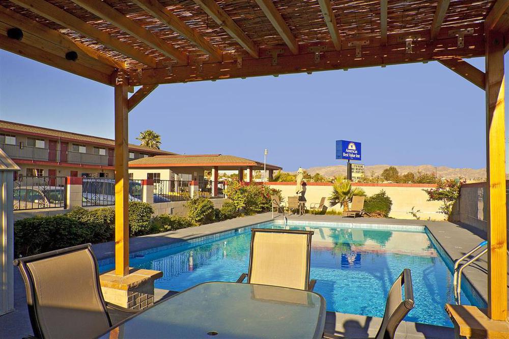 Americas Best Value Inn Нидлс Удобства фото