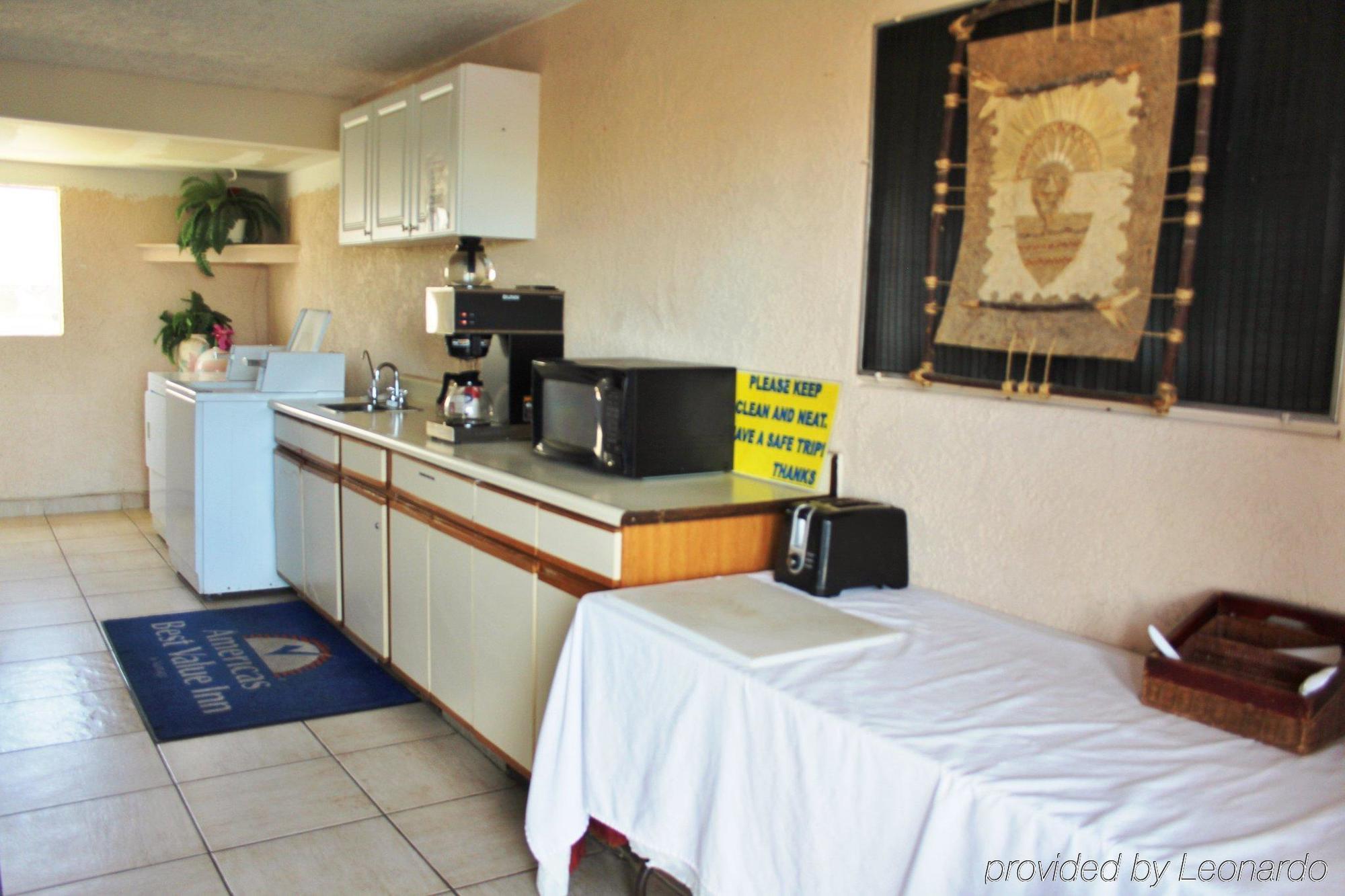Americas Best Value Inn Нидлс Экстерьер фото