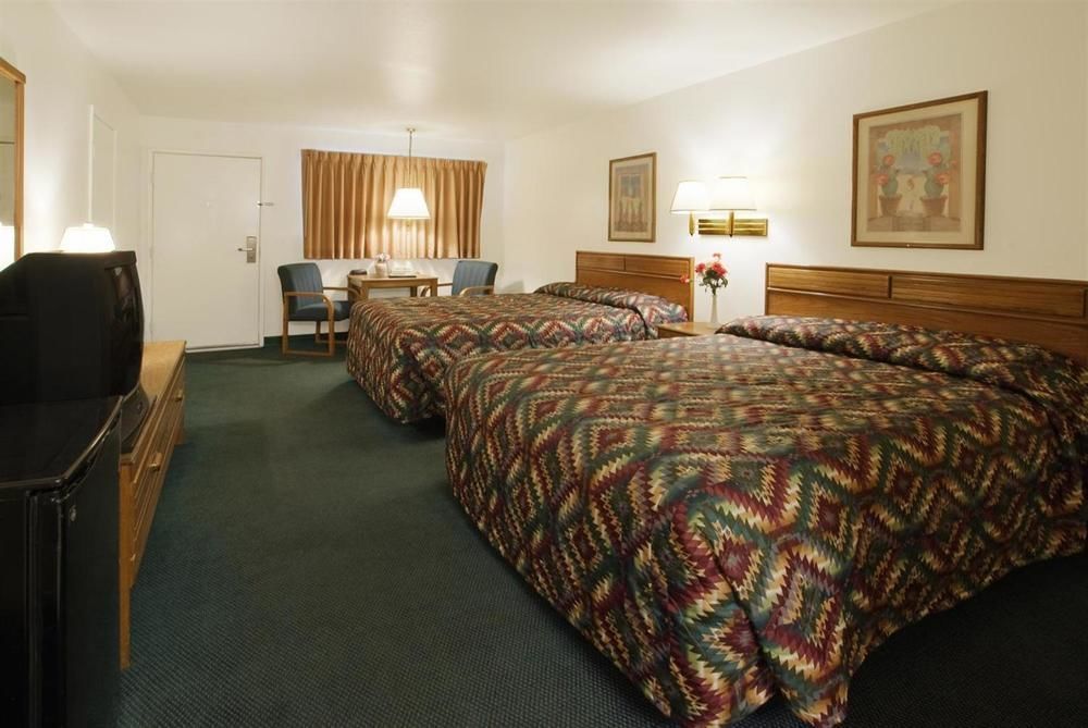 Americas Best Value Inn Нидлс Экстерьер фото