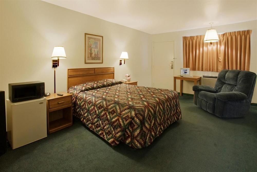 Americas Best Value Inn Нидлс Экстерьер фото