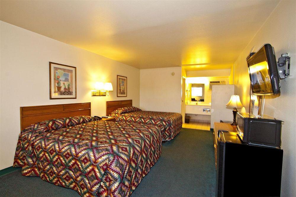 Americas Best Value Inn Нидлс Экстерьер фото